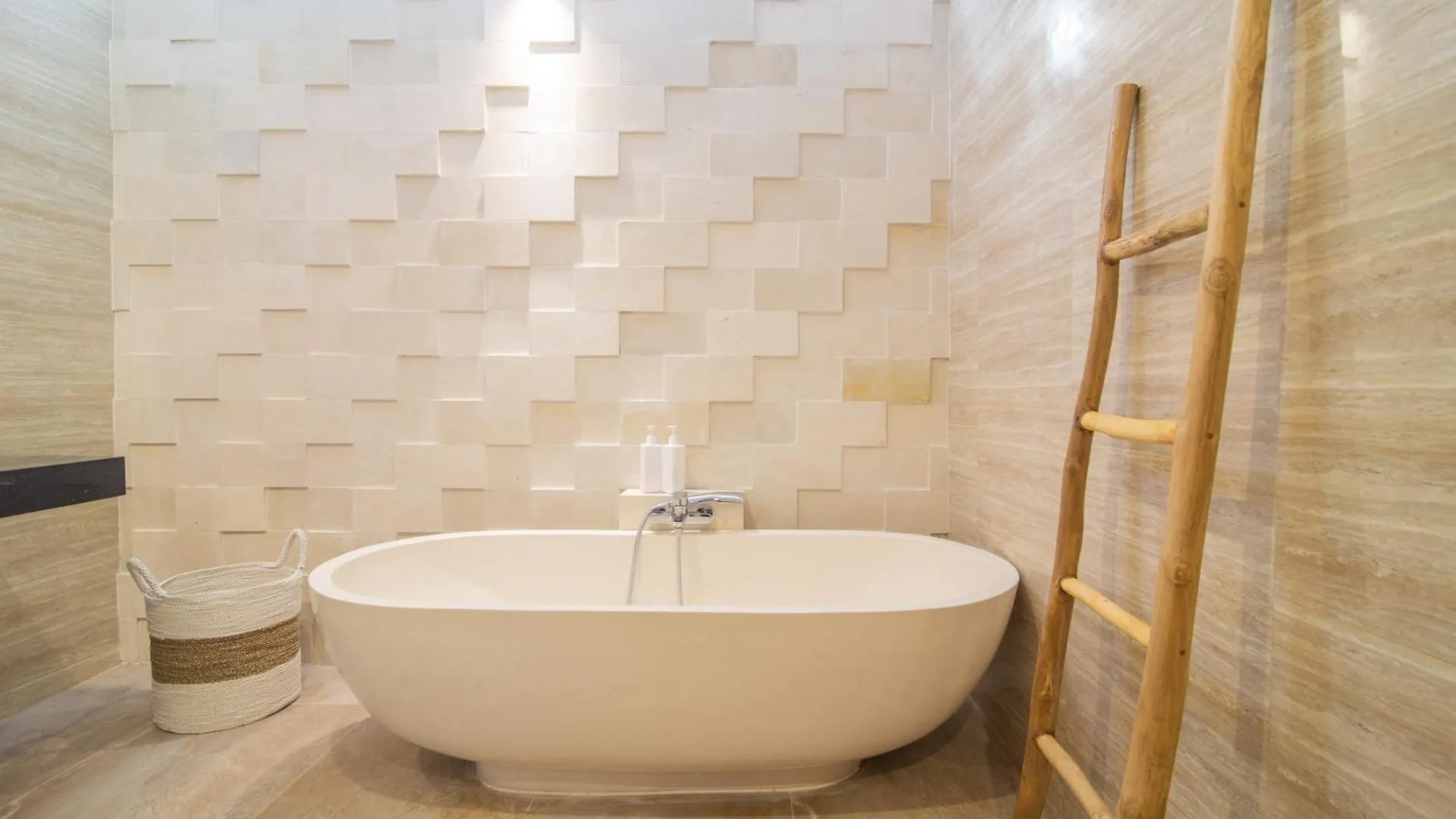 Simple & Magical Villas. Villa Sambali Lli Seminyak