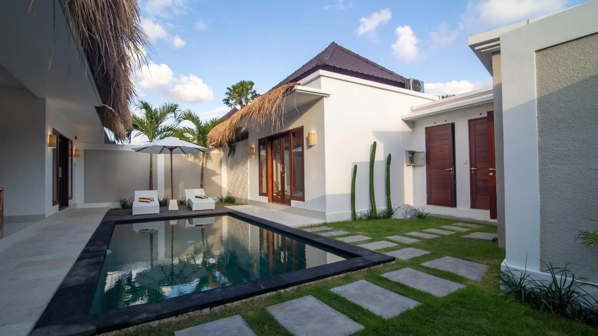 Simple & Magical Villas. Villa Sambali Lli Seminyak